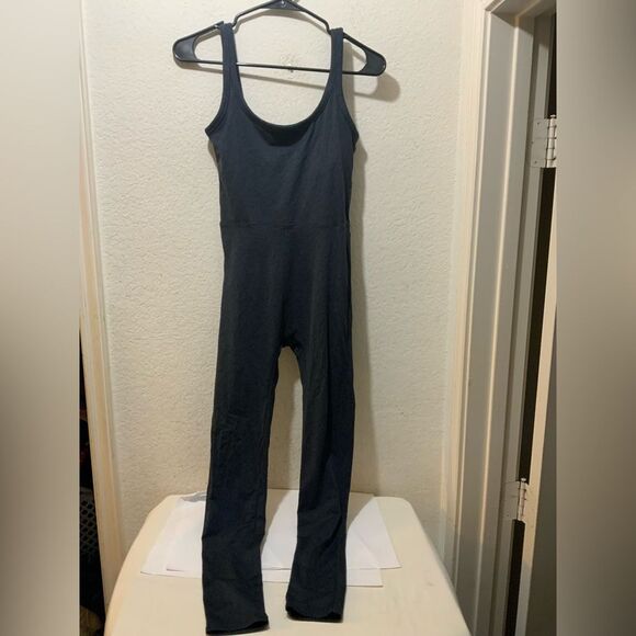 NWOT Vuori Hslo Essential Jumpsuit size S - Picture 4 of 6